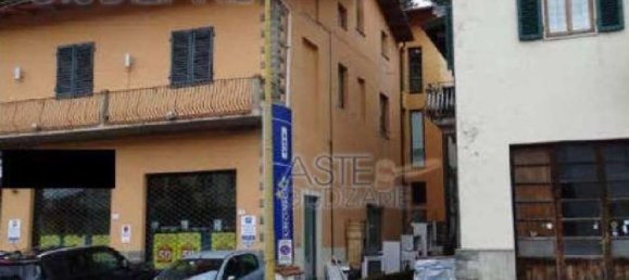 5 rooms House in San Marcello Piteglio, Italy No. 45990 4