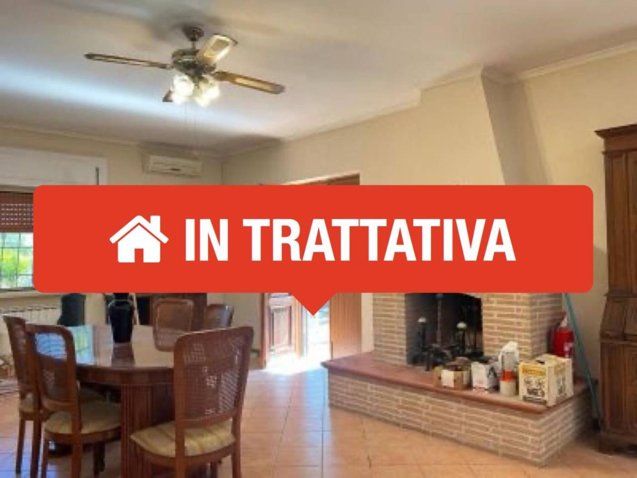 Villa de 4 habitaciónes en Cisterna di Latina, Italy No. 37485