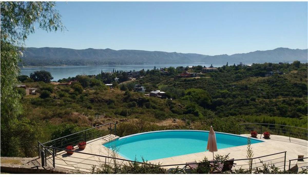 Casa de 2 dormitorios en Córdoba, Argentina No. 57259