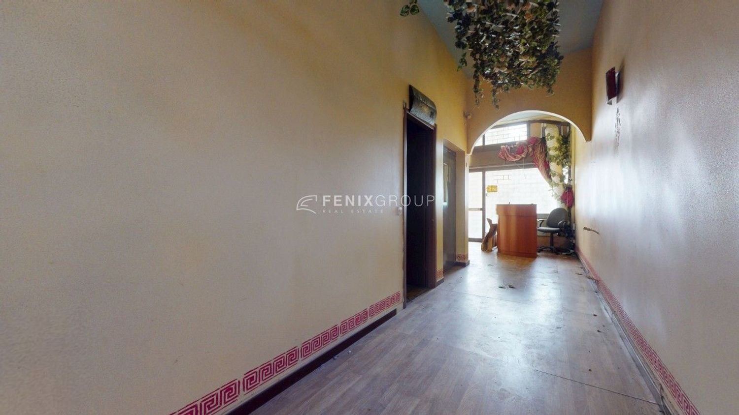 7 rooms Apartment in Milan, Italy No. 249328