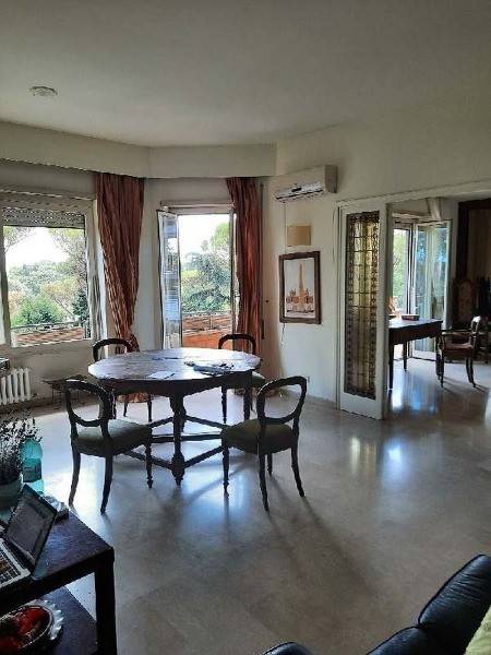 6 bedrooms Apartment in Rome, Italy No. 185711