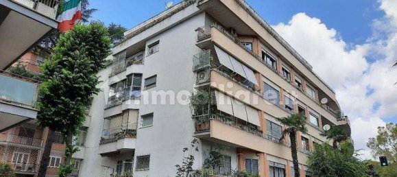 6 bedrooms Apartment in Rome, Italy No. 185711 3