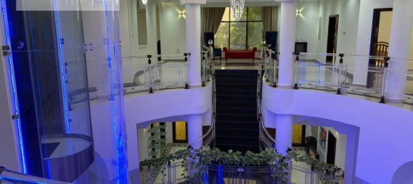 7 bedrooms Villa in Emirates Hills, UAE No. 44808 3