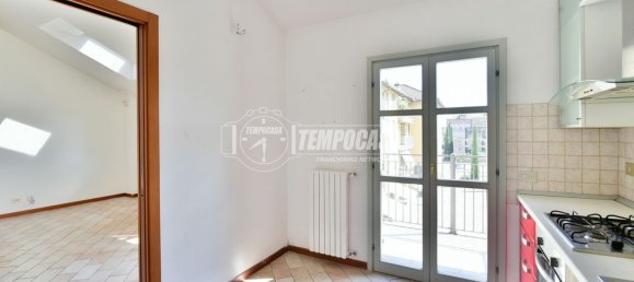 Ático de 3 habitaciónes en Erba, Italy No. 289128 3