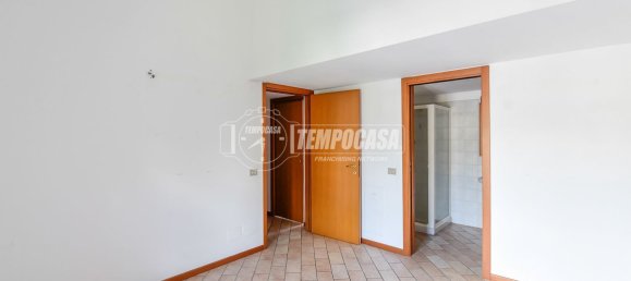 Ático de 3 habitaciónes en Erba, Italy No. 289128 12