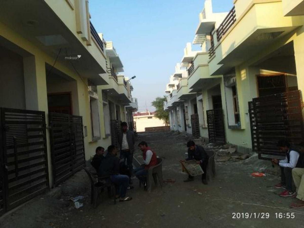 2 bedrooms House in Lucknow, India No. 1073