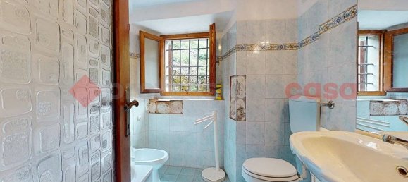 3 bedrooms House in Sillano Giuncugnano, Italy No. 233118 9