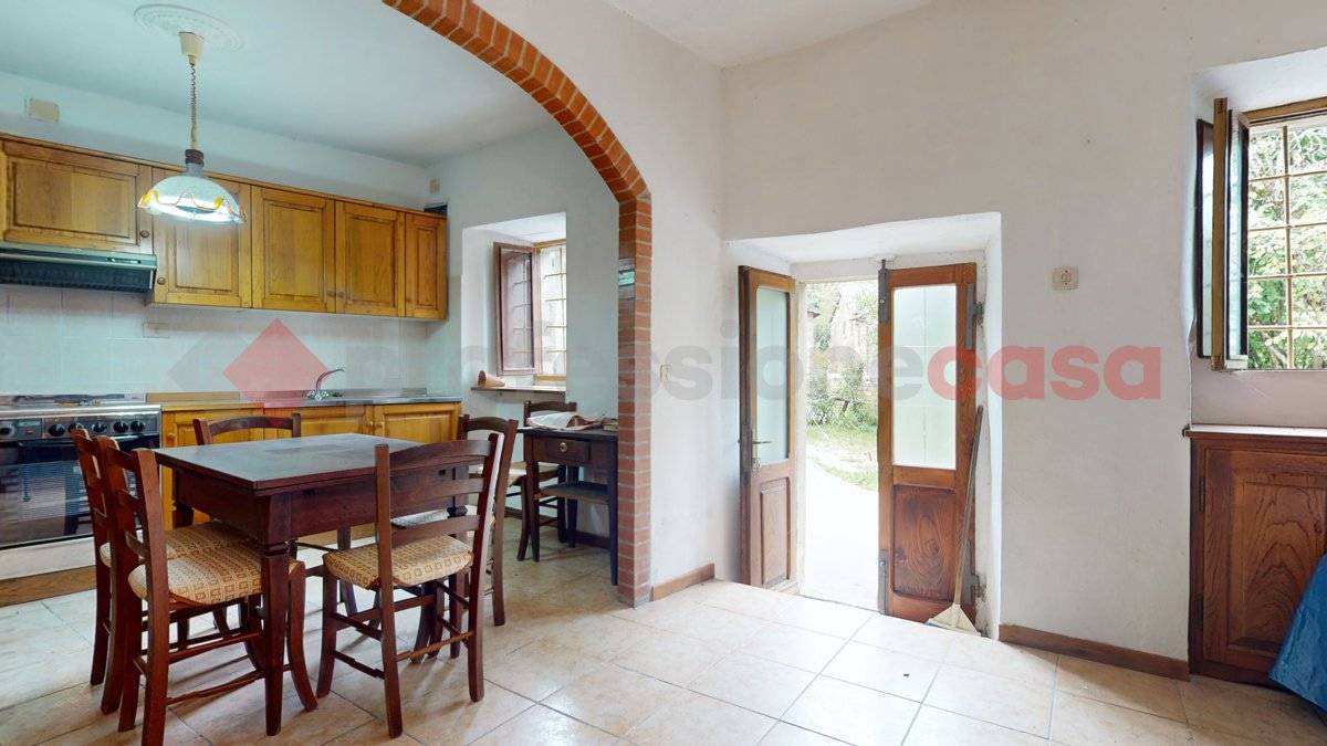 3 bedrooms House in Sillano Giuncugnano, Italy No. 233118