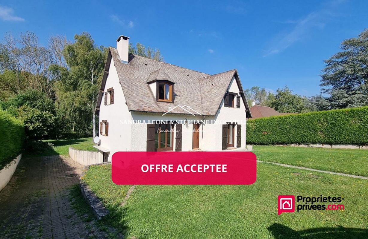 Casa de 5 dormitorios en Maintenon, France No. 228775