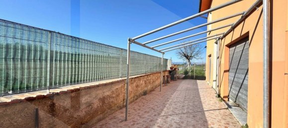 4 bedrooms Villa in Ponsacco, Italy No. 181604 12