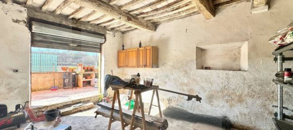 4 bedrooms Villa in Ponsacco, Italy No. 181604 13