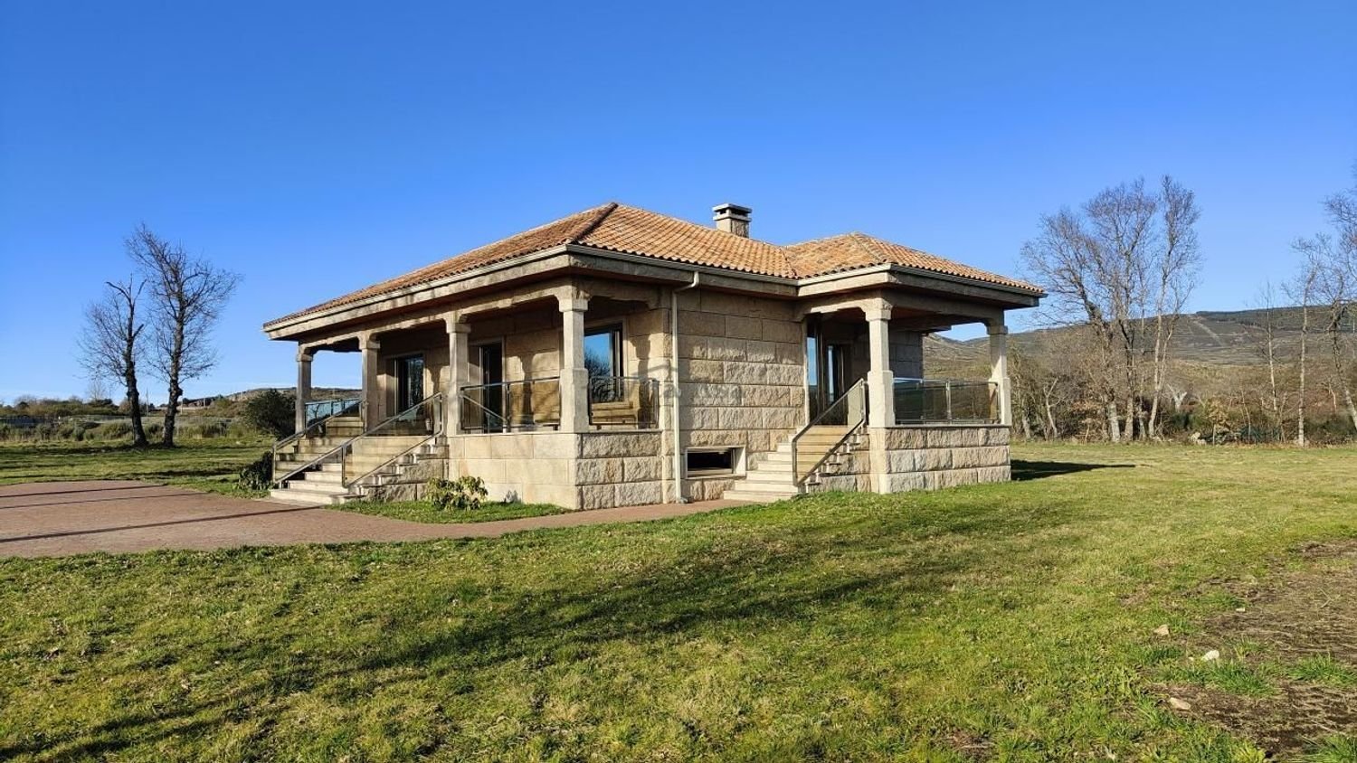 2 bedrooms House in Ourense, Spain No. 203052