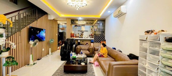 Adosado en District 7, Vietnam 85.95 m² No. 7492 2