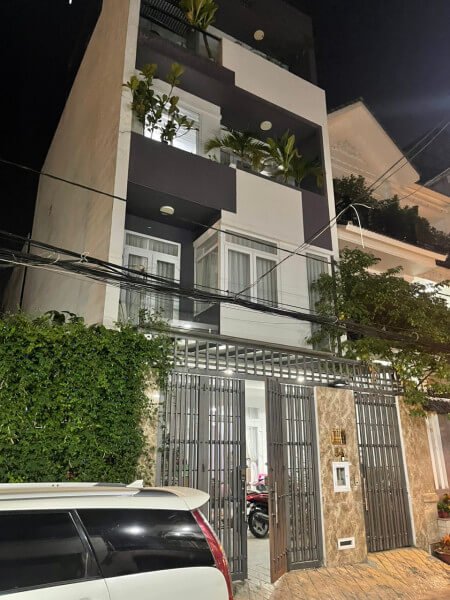 Adosado en District 7, Vietnam 85.95 m² No. 7492