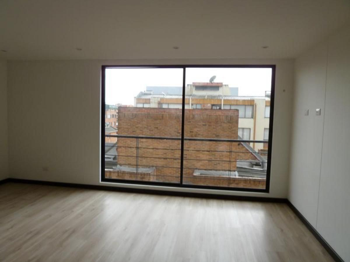 2 bedrooms House in Bogota, Colombia No. 11412