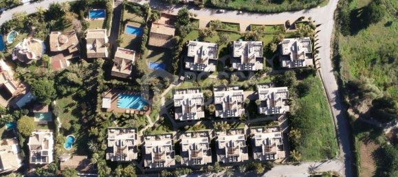 4 bedrooms Villa in Marbella, Spain No. 25058 3