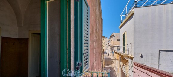 Здание с 12 комнатами в Alezio, Италия № 236443 13