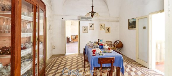 Здание с 12 комнатами в Alezio, Италия № 236443 45