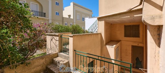 Здание с 12 комнатами в Alezio, Италия № 236443 24