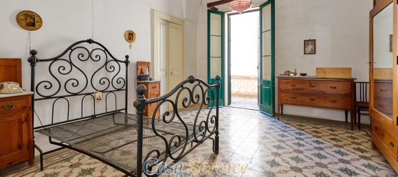 Здание с 12 комнатами в Alezio, Италия № 236443 43