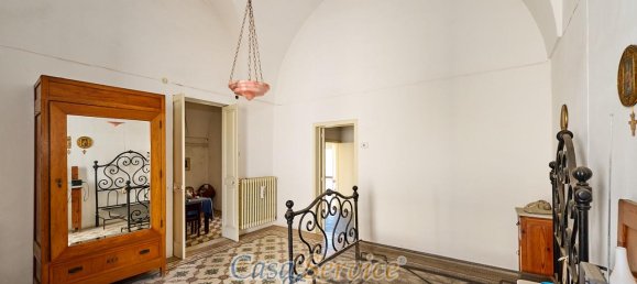 Здание с 12 комнатами в Alezio, Италия № 236443 40