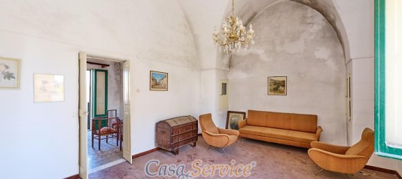 Здание с 12 комнатами в Alezio, Италия № 236443 4