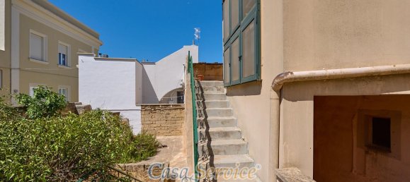 Здание с 12 комнатами в Alezio, Италия № 236443 25