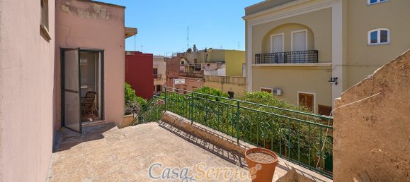 Здание с 12 комнатами в Alezio, Италия № 236443 21