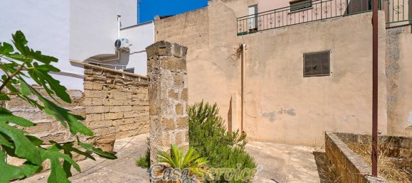 Здание с 12 комнатами в Alezio, Италия № 236443 29