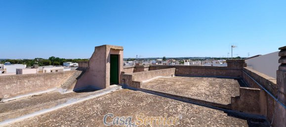 Здание с 12 комнатами в Alezio, Италия № 236443 19