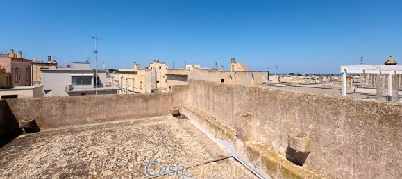 Здание с 12 комнатами в Alezio, Италия № 236443 17