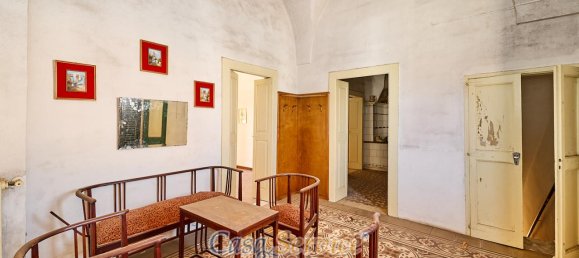 Здание с 12 комнатами в Alezio, Италия № 236443 11