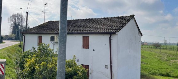 2 bedrooms Villa in Costa di Rovigo, Italy No. 289566 3