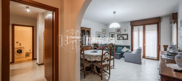 Apartamento de 4 dormitorios en San Pietro in Casale, Italy No. 321826 3