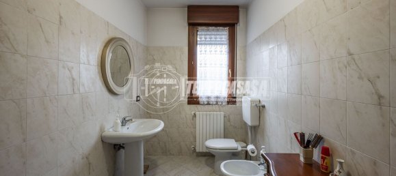 Apartamento de 4 dormitorios en San Pietro in Casale, Italy No. 321826 9