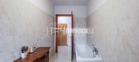 Apartamento de 4 dormitorios en San Pietro in Casale, Italy No. 321826 11