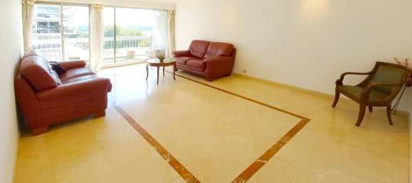 Apartamento de 3 dormitorios en Creteil, France No. 117360 3