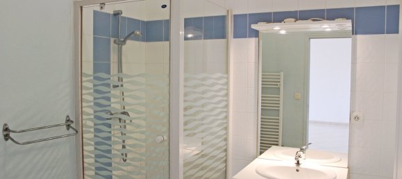 2 chambres Appartement à Châteauneuf-sur-Loire, France No. 86231 4