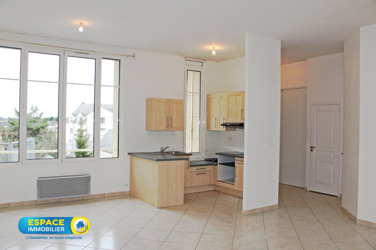 2 chambres Appartement à Châteauneuf-sur-Loire, France No. 86231