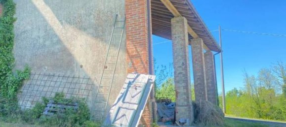 8 rooms House in Agazzano, Italy No. 19342 2