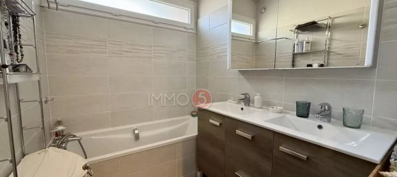 3 Schlafzimmer Wohnung in Villemomble, France, Nr. 352051 5