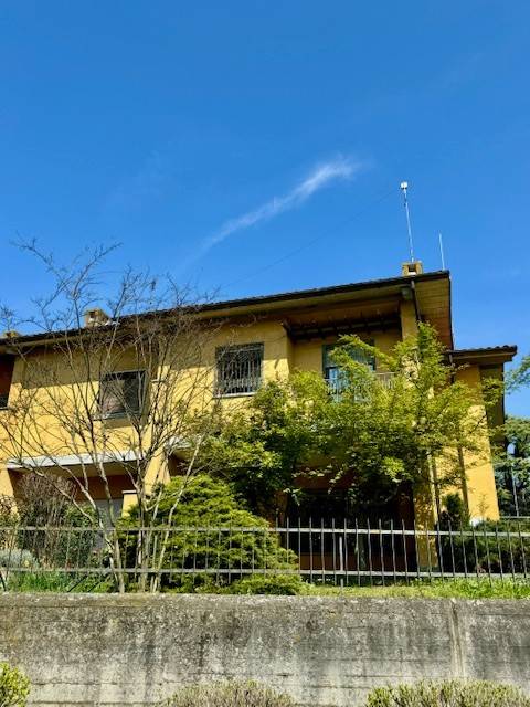 3 Schlafzimmer Villa in Vinovo, Italy, Nr. 62901