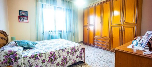 5 bedrooms Apartment in Chiesina Uzzanese, Italy No. 381804 13