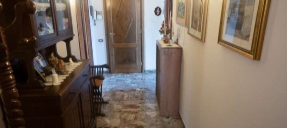 5 bedrooms Apartment in Chiesina Uzzanese, Italy No. 381804 10