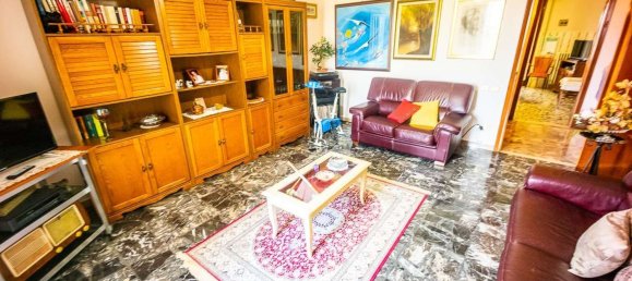 5 bedrooms Apartment in Chiesina Uzzanese, Italy No. 381804 2
