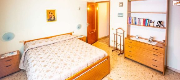 5 bedrooms Apartment in Chiesina Uzzanese, Italy No. 381804 7