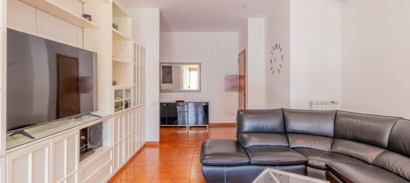 3 rooms Apartment in Rome, Italy No. 63823 5