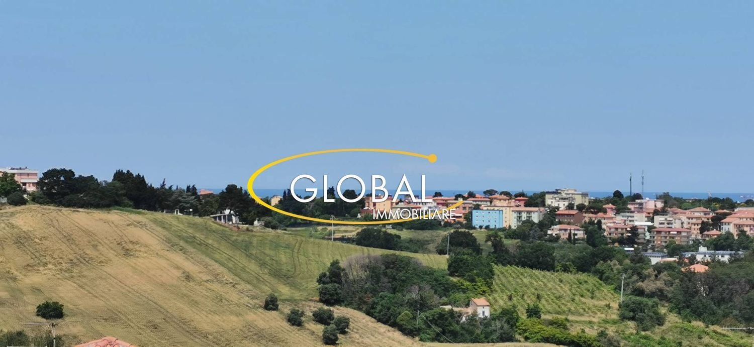 Casa de 6 habitaciónes en Ancona, Italy No. 166069