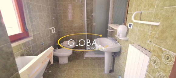 Casa de 6 habitaciónes en Ancona, Italy No. 166069 6