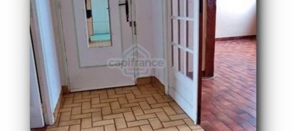 2 bedrooms Apartment in Vierzon, France No. 252116 3